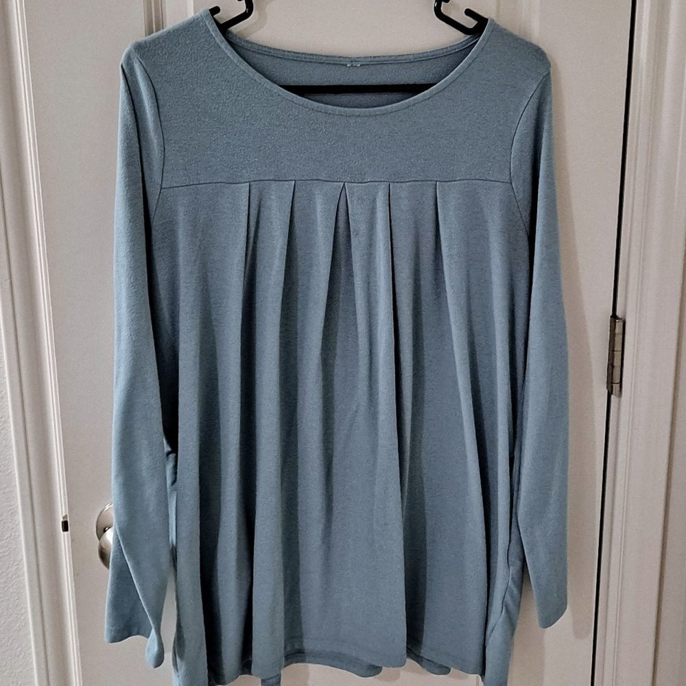 Zenana Premuim,, Light blue/ Gray Large long sleeve top